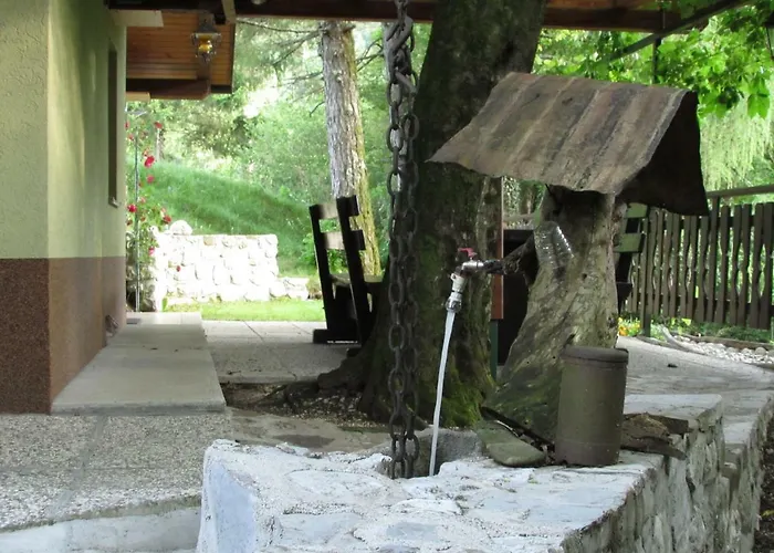 Apartma Narnia شقة *