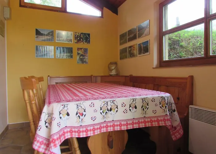 Apartma Narnia شقة