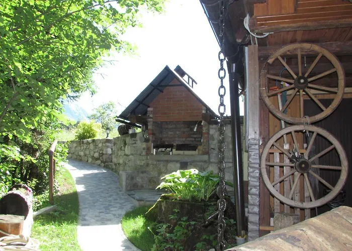 Apartma Narnia شقة *