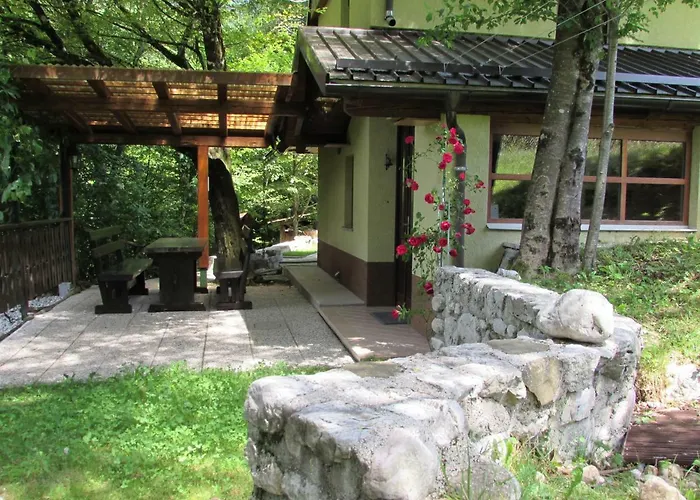 Apartma Narnia شقة بوويتش